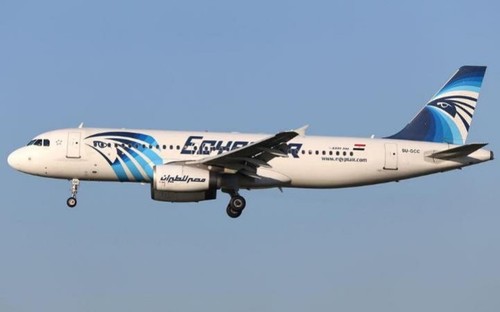 Egypt recovers black box from crashed EgyptAir Flight MS804  - ảnh 1
